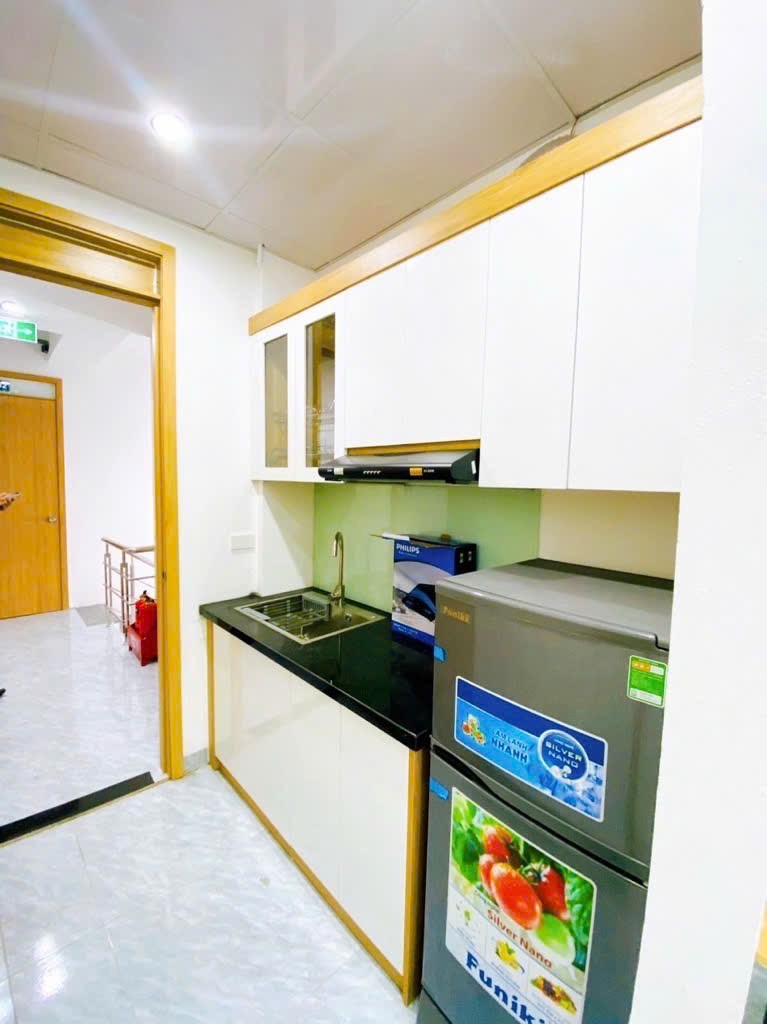 Tòa ccmn Nguyễn Văn Huyên 8 tầng thang máy, vị trí đắc địa, đuổi không hết khách - Ảnh 2