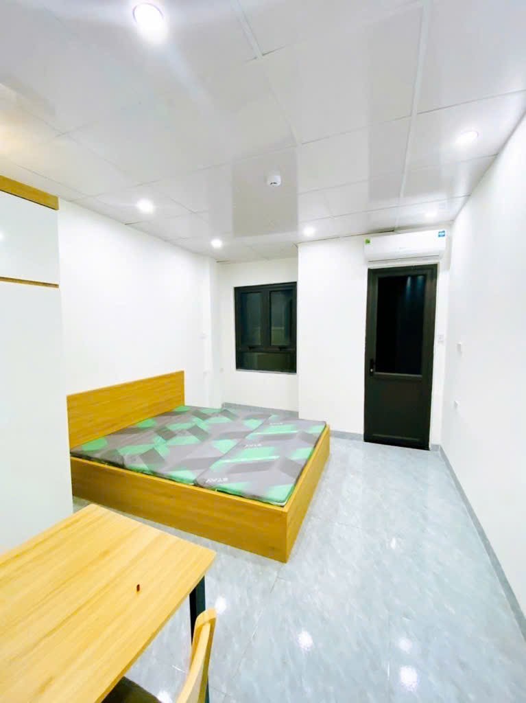 Tòa ccmn Nguyễn Văn Huyên 8 tầng thang máy, vị trí đắc địa, đuổi không hết khách - Ảnh chính