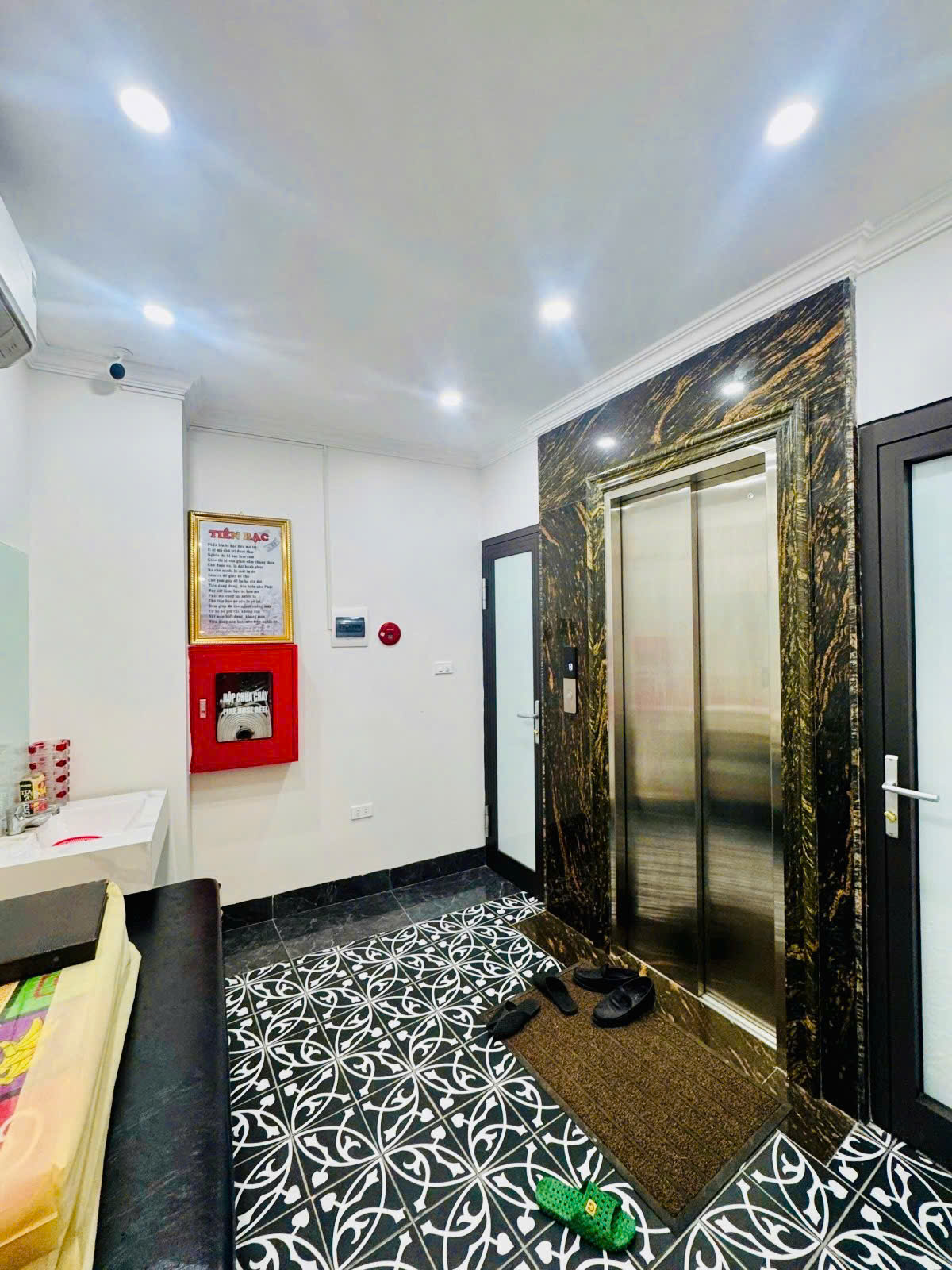 BÁN NHÀ  MẶT PHỐ TÂY SƠN 9 TẦNG THANG MÁY - VỈA HÈ Ô TÔ TRÁNH KINH DOANH SẦM UẤT NHỈNH 28 TỶ - Ảnh 3