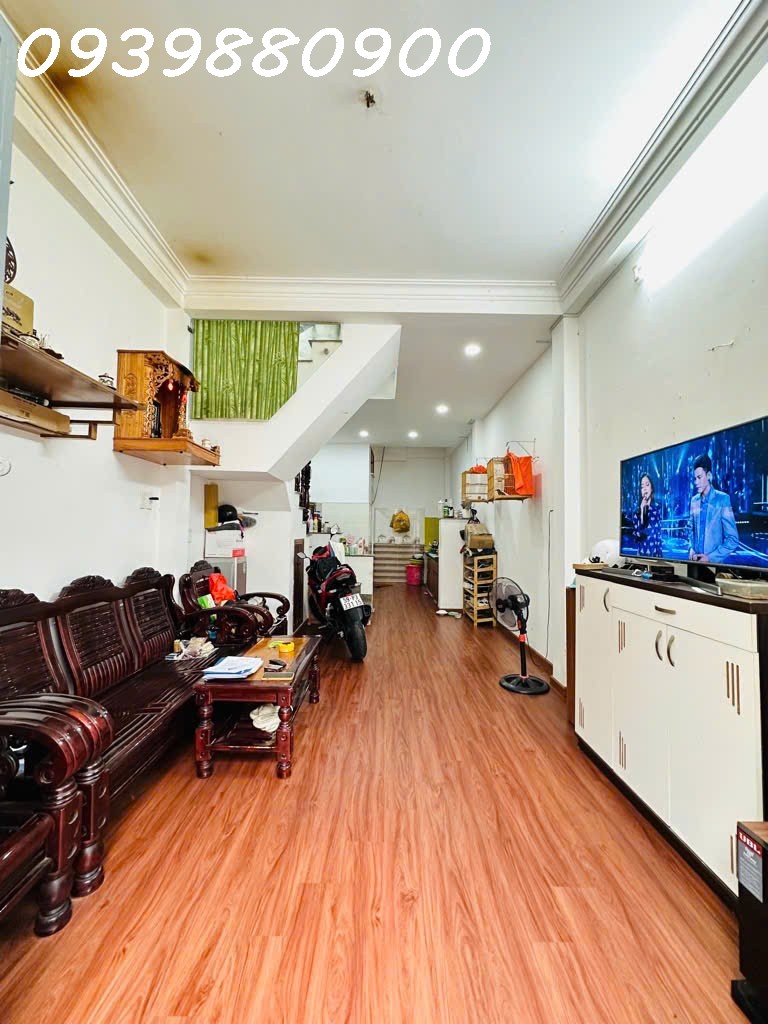 Phú Nhuận, sát mặt tiền - 40m2 - 6,45Tỷ TL - Ảnh 3