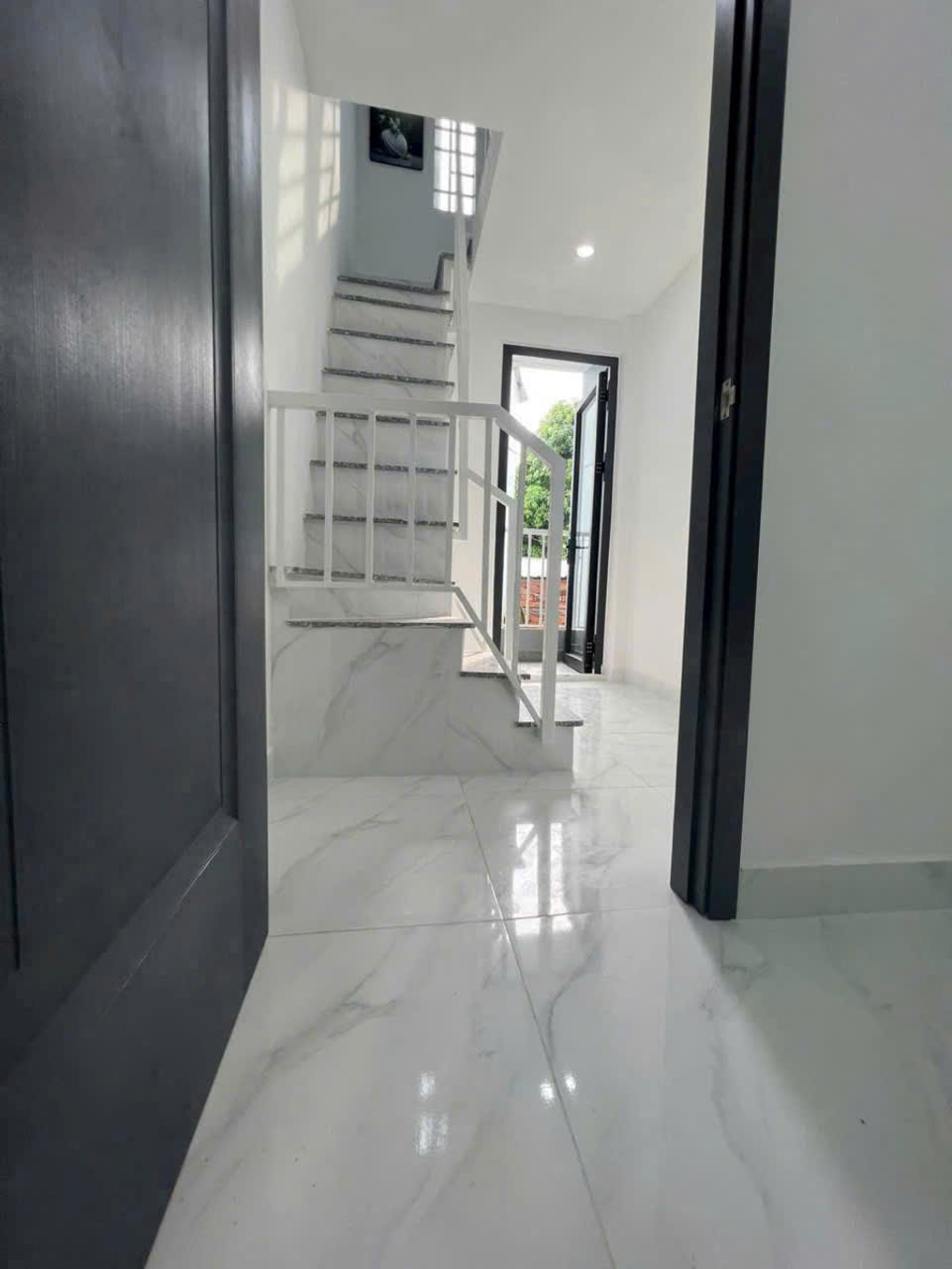 Bán gấp nhà mới 3 tầng Âu dương lân Quận 8 giá chỉ 2,38 tỷ - Ảnh 2