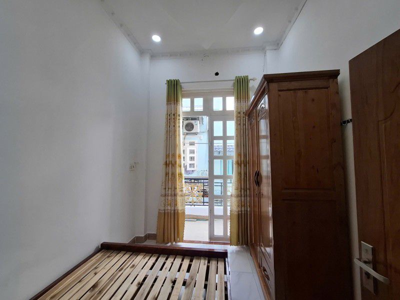Ô TÔ SÁT NHÀ GẦN MẶT TIỀN, MỄ CỐC QUẬN 8 GẦN Q5, 30M2, 3 TẦNG MỚI ĐẸP CÓ SÂN THƯỢNG , SỔ A4, HẺM BA - Ảnh 2