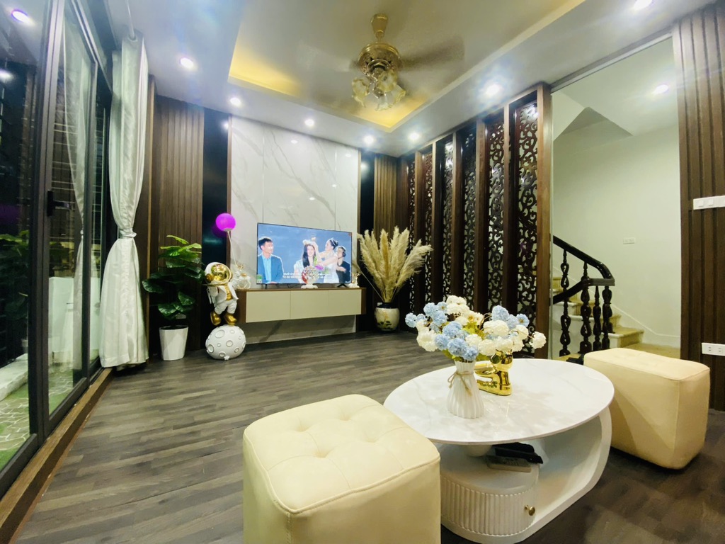 SIÊU PHẨM KINH DOANH CẦU GIẤY - 2 Ô TÔ ĐỖ CỬA - LÔ GÓC 2 THOÁNG- ĐẸP LONG LANH- KHÁCH XEM LÀ CHỐT - Ảnh 2