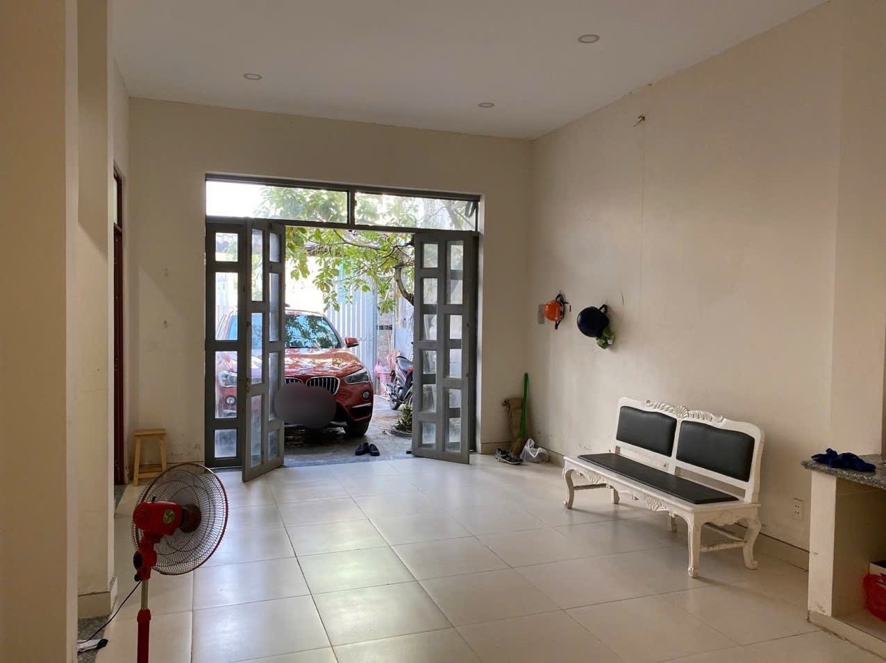 Bán nhà C4 - HXH - Ung Văn Khiêm - 90 m2 ( 5.7x17.8 )- phù hợp xây CHDV - 3 PN -3WC - chính chủ 1 - Ảnh 1