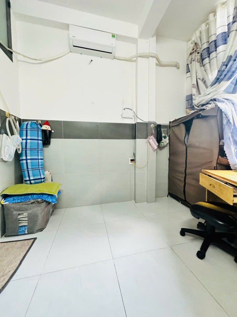 TÂN PHÚ - HXH - SÁT MẶT TIỀN - 3 TẦNG ĐÚC - 2 PN - 3 WC - CHO THUÊ GIỮ TIỀN - CHỈ 2.3 TỶ - Ảnh 1