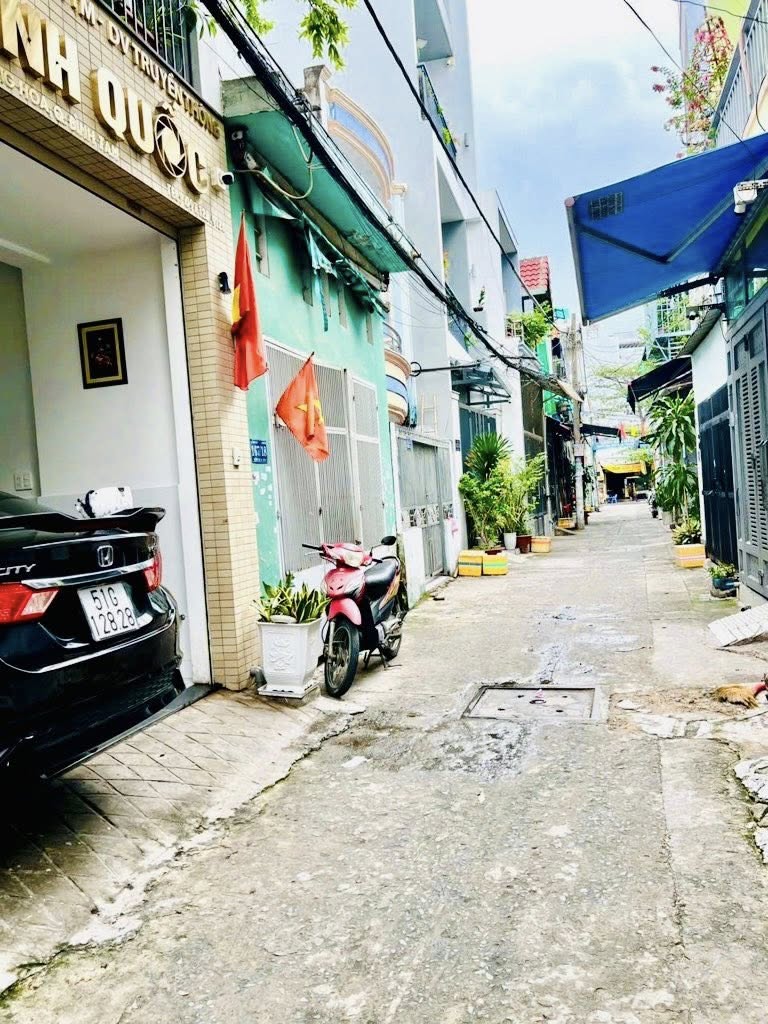 BÁN NHÀ 40M2 - 2 TẦNG - HẺM XE HƠI - GIÁ TỐT KHU AEON TÂN PHÚ - Ảnh 2