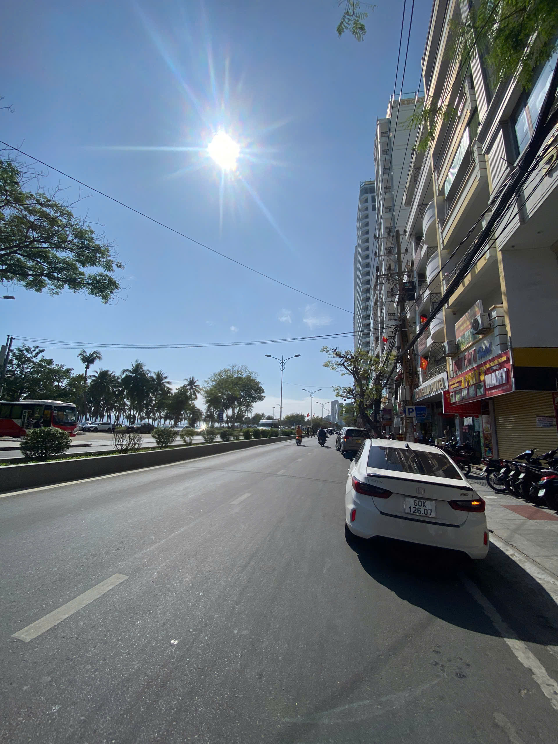 Bán Khách Sạn 4* Mặt Tiền đường Trần Phú - Lộc Thọ-Nha Trang - ks Mới Toanh Đang hoạt động tốt. - Ảnh chính