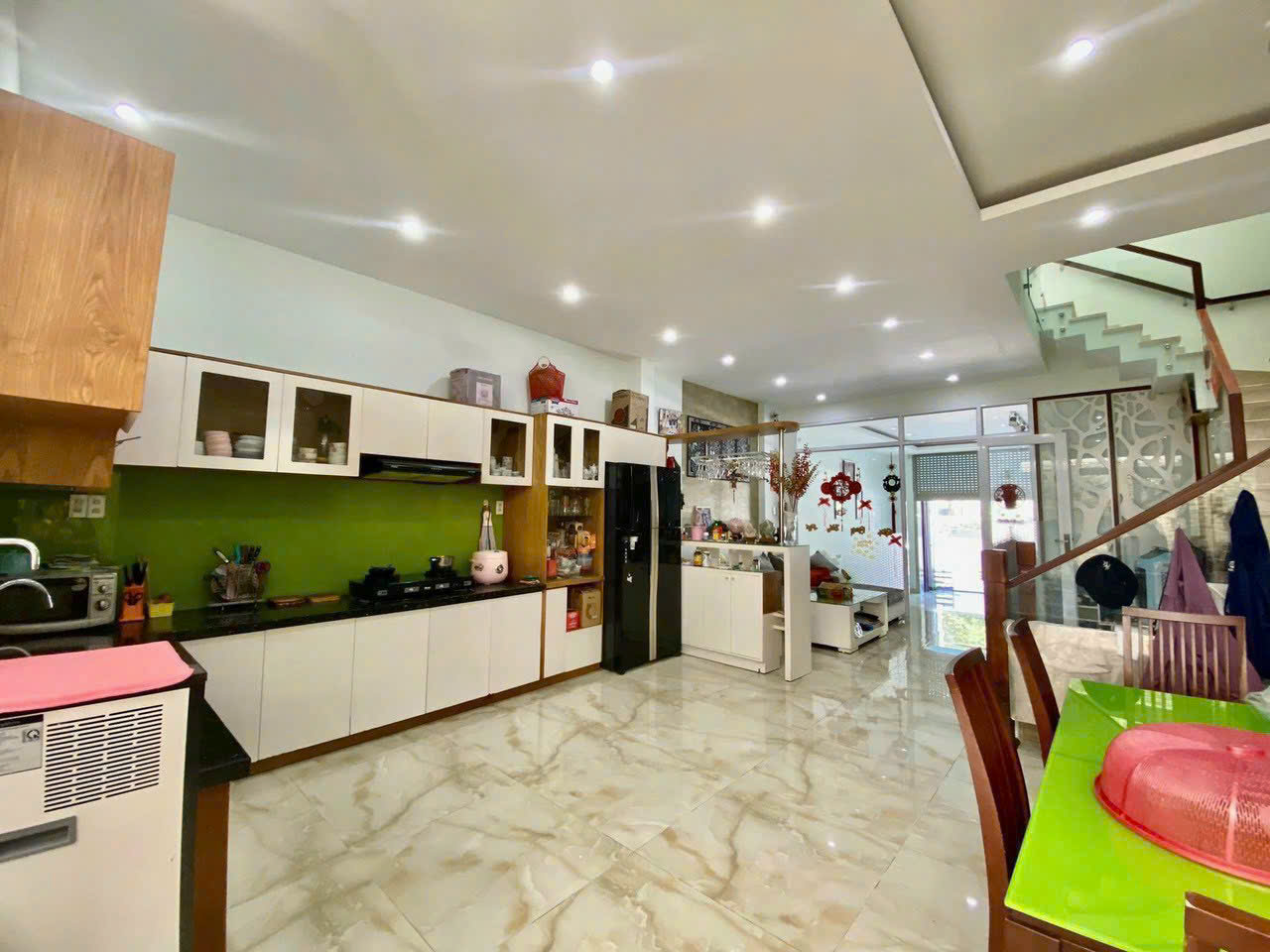 Bán căn nhà 3 tầng đường B2 khu đô thị Vĩnh Điềm Trung, Nha Trang  - Dt đất: 108 m2 ngang 6 mét. - Ảnh 2