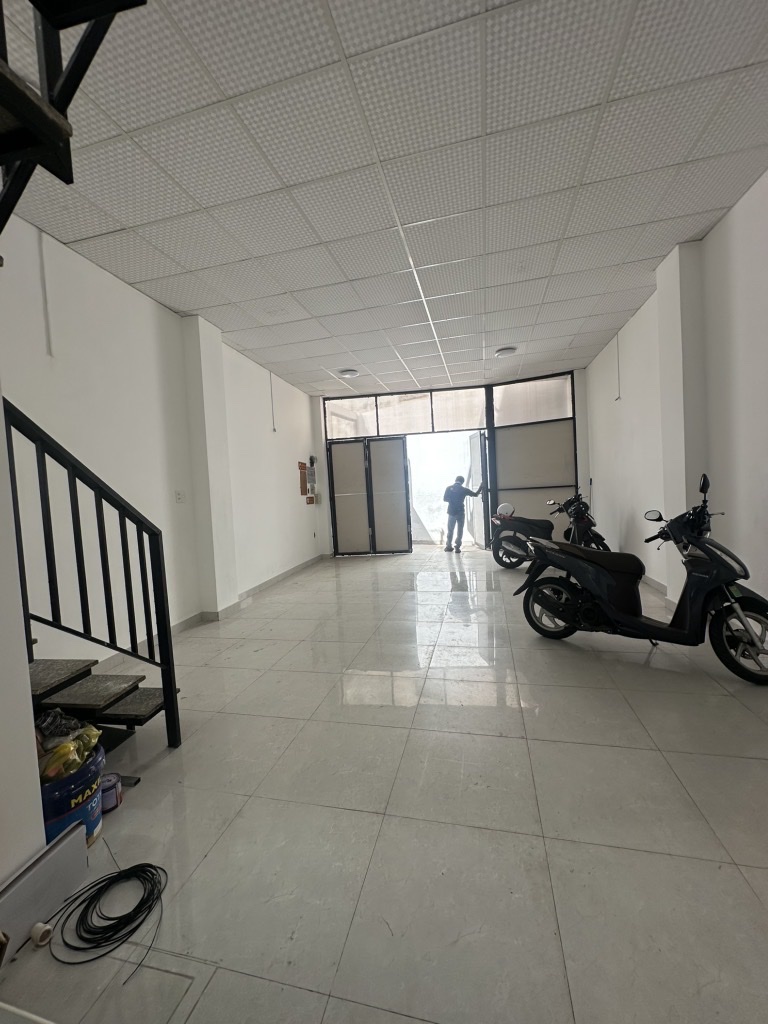 🌼🏦NHÀ NGANG LỚN TÔN THẤT THUYẾT- XE HƠI TỚI CHỖ- KHU VỰC KINH DOANH SẦM UẤT- GẦN CHỢ 200, GẦN - Ảnh 2