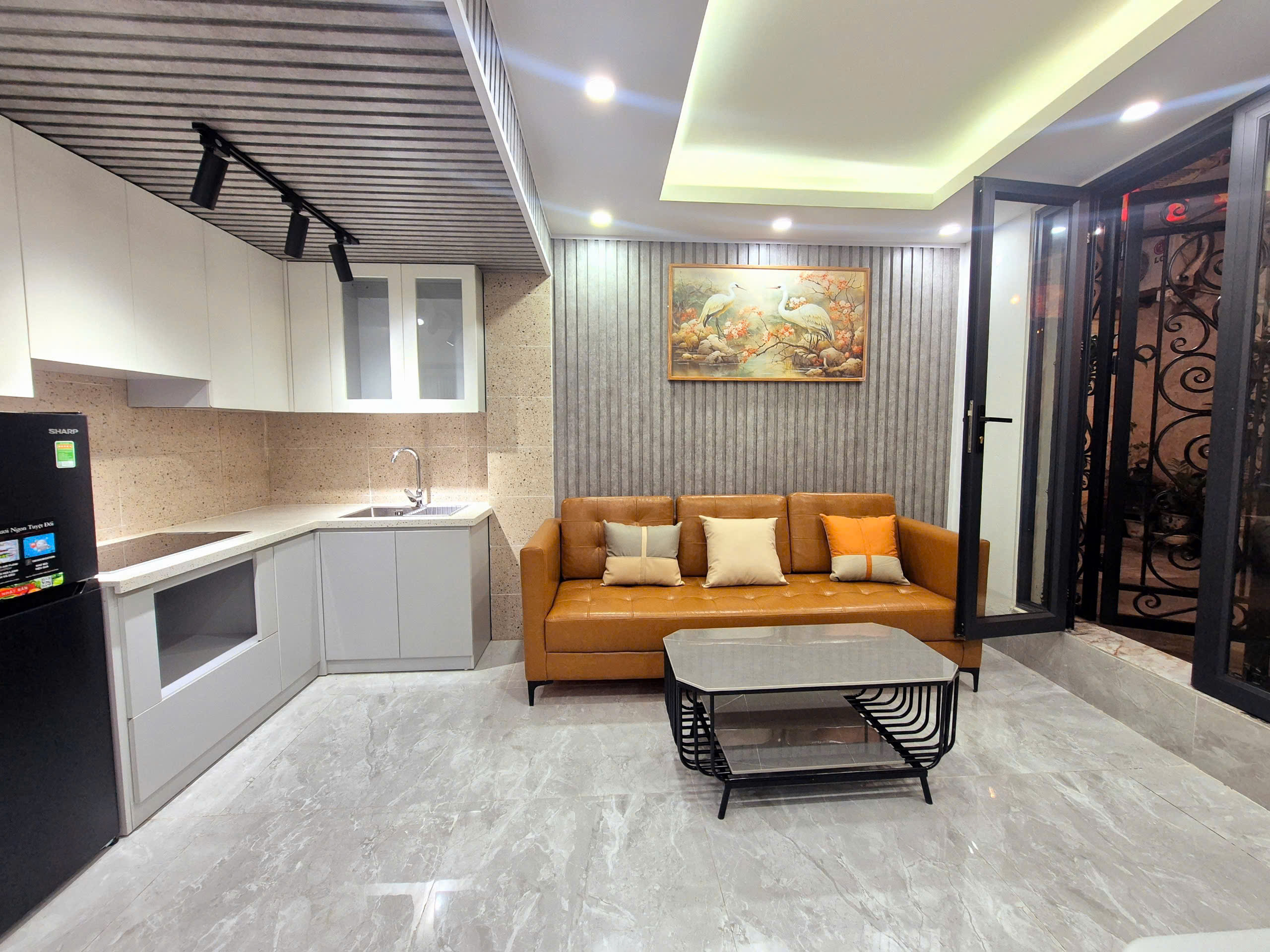 Bán gấp căn hộ tập thể tầng 1 Nhân Hòa,  Thanh Xuân 80m, 3 ngủ, ô tô đỗ cửa giá 4.25 tỷ - Ảnh 1