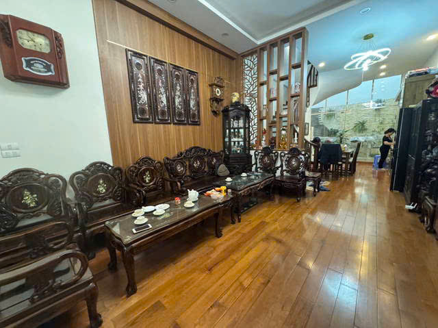 SIÊU PHẨM HÀO NAM, ĐỐNG ĐA - DÂN XÂY - NGÕ TO - GIÁ TỐT 58m2 NHỈNH 10 TỶ - Ảnh chính