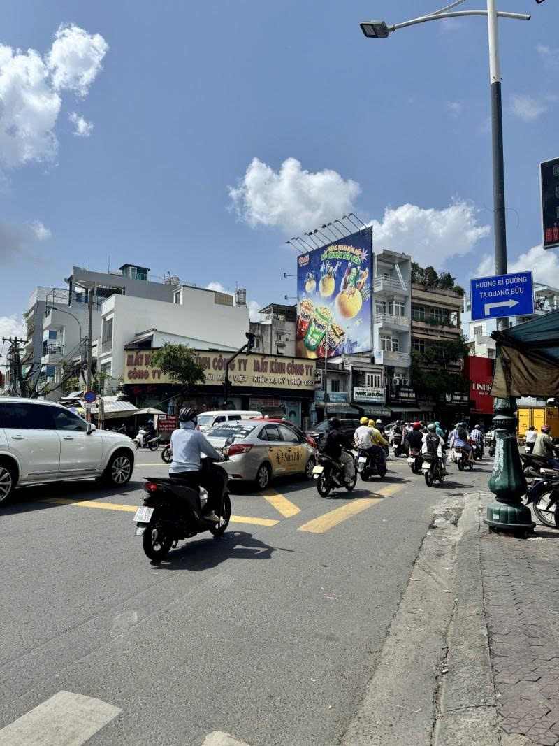 Bán nhà Mặt tiền Dương Bá Trạc - gần Nguyễn Văn Cừ, 4,5x17m, 2 Tầng - 2 PN, 15,6 tỷ. - Ảnh chính