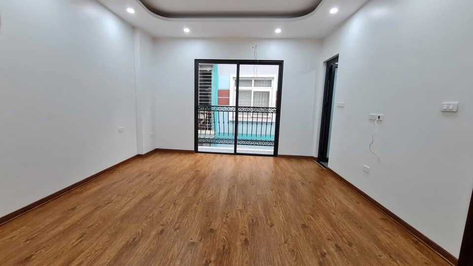 Chỉ 9 tỷ, Rước Nhà TT Quận Cầu Giấy, gần 40m2, 6 Tầng, Thang máy chạy vù vù, Ô Tô Đỗ Cửa, Kinh Doanh - Ảnh 1