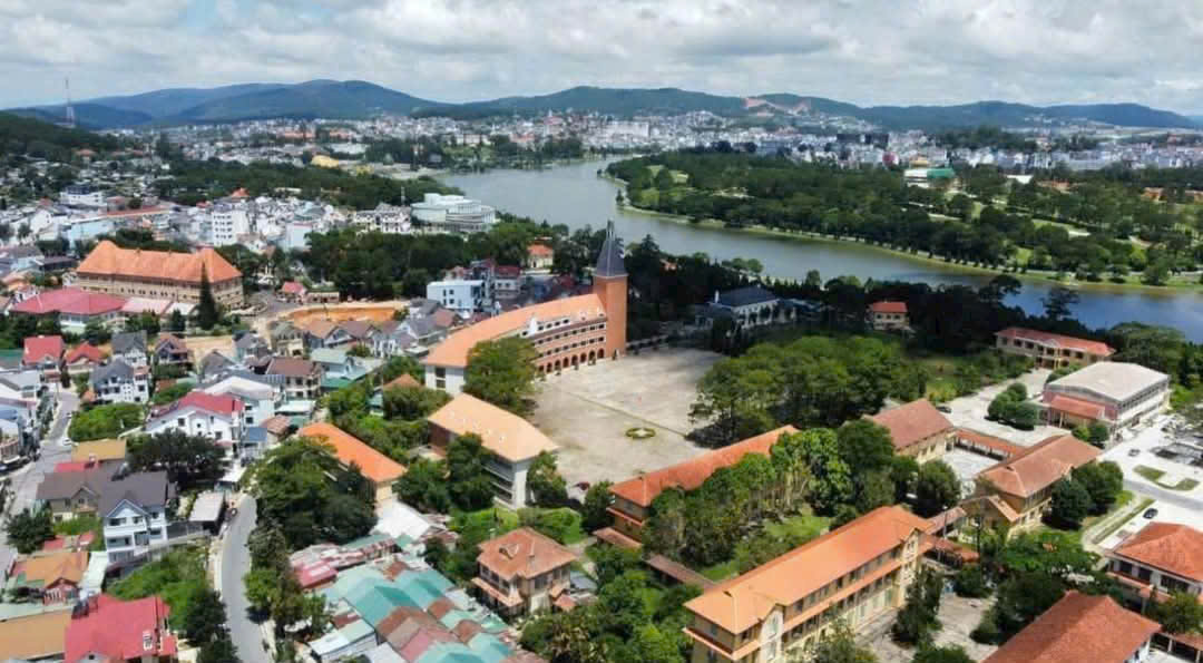 BÁN VILLA - BIỆT THỰ SÂN VƯỜN ĐƯỜNG YERSIN PHƯỜNG 9 TP ĐÀ LẠT - Ảnh 4