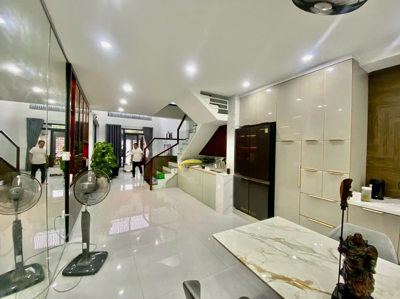 Bán nhà 4 tầng, 122m², 4PN, 4WC, Q.9, 12.8 tỷ, sổ hồng - Ảnh chính