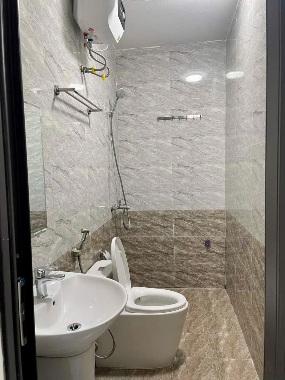 Bán nhà khu phân lô Đội Cấn, giá 13.8 tỷ, gần 80m2x4T, KD dòng tiền - Ảnh chính