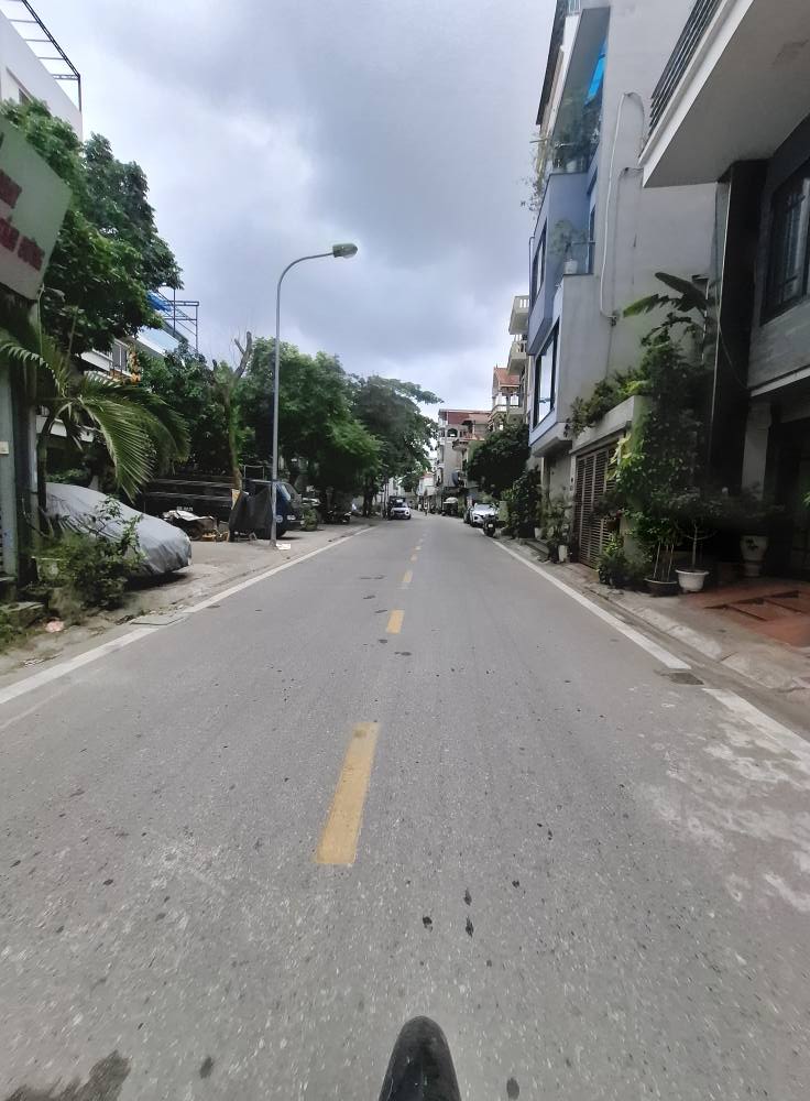 1 căn duy nhất !!! Bán nhà Nguyễn Văn Cừ, Gia Thụy 45m, gara oto 9 tỷ tl nhẹ. - Ảnh 1