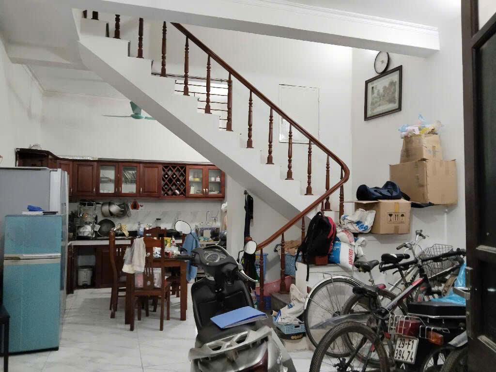 Ngay tại đầu Âu Cơ- nhà to rẻ đẹp-ô tô 7 chỗ đi như chốn không người - Ảnh chính