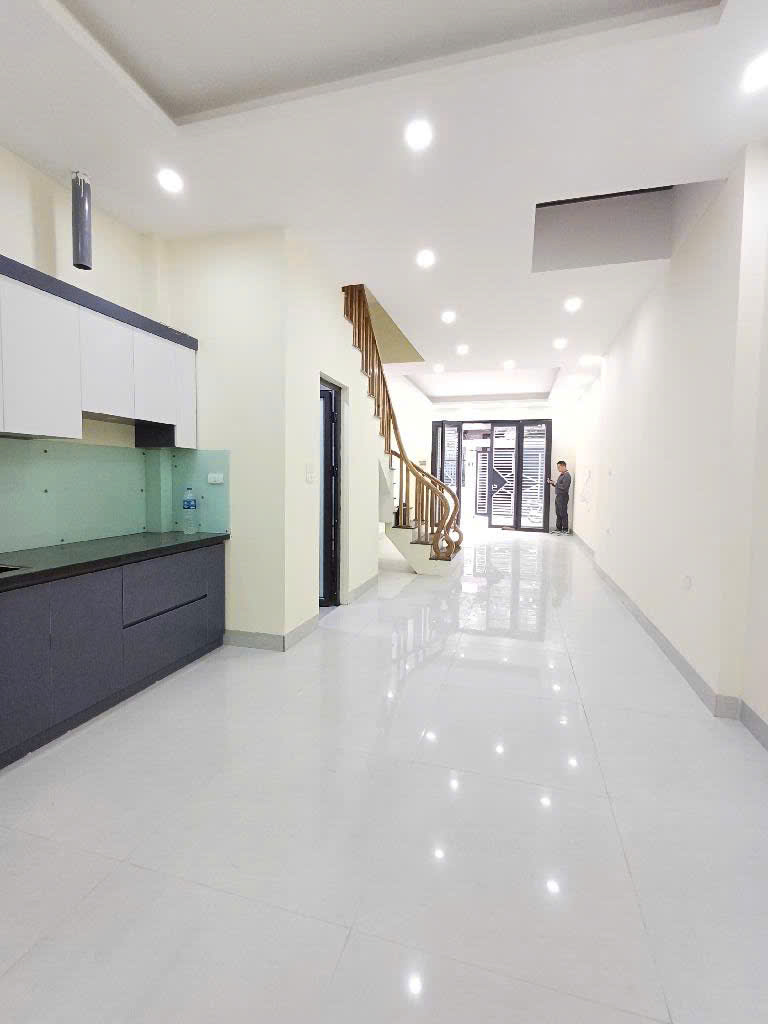 Ngõ ô tô thông thoáng cực đẹp thông hướng mọi chỗ - Ảnh 1