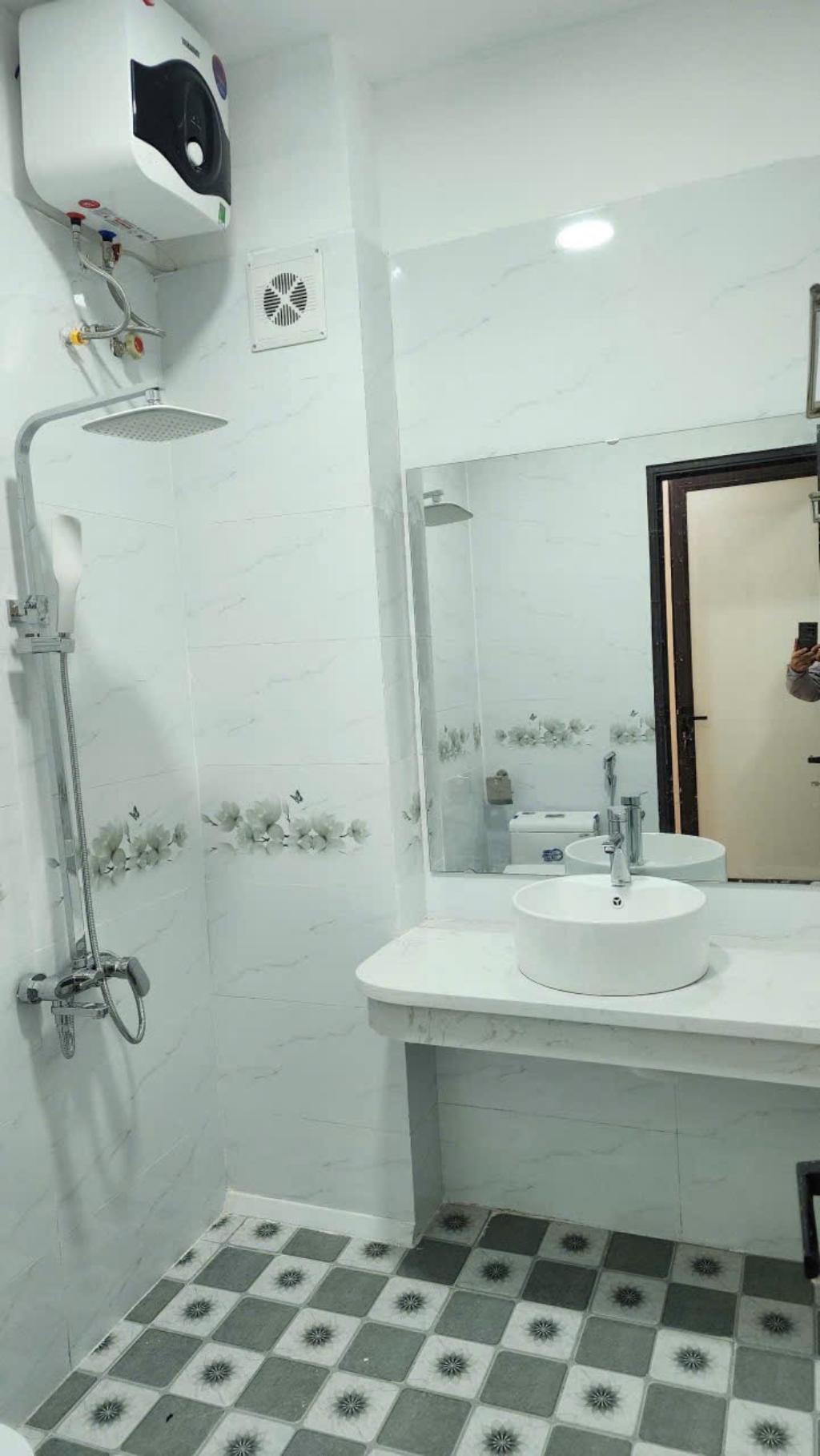 NHÀ MỚI KÍNH COONG, THOÁNG SÁNG, Ở NGAY.<br>TRUNG TÂM CẦU GIẤY - Ảnh 3