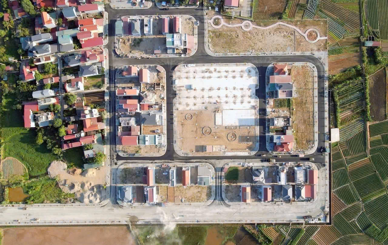 🏡 BÁN LÔ ĐẤT 180M² – BĂNG 2 KHU TĐC NỘI ĐỒNG, MÊ LINH – GẦN VÀNH ĐAI 4 🌟<br>💎 Lô đất đẹp, hai mặt - Ảnh chính