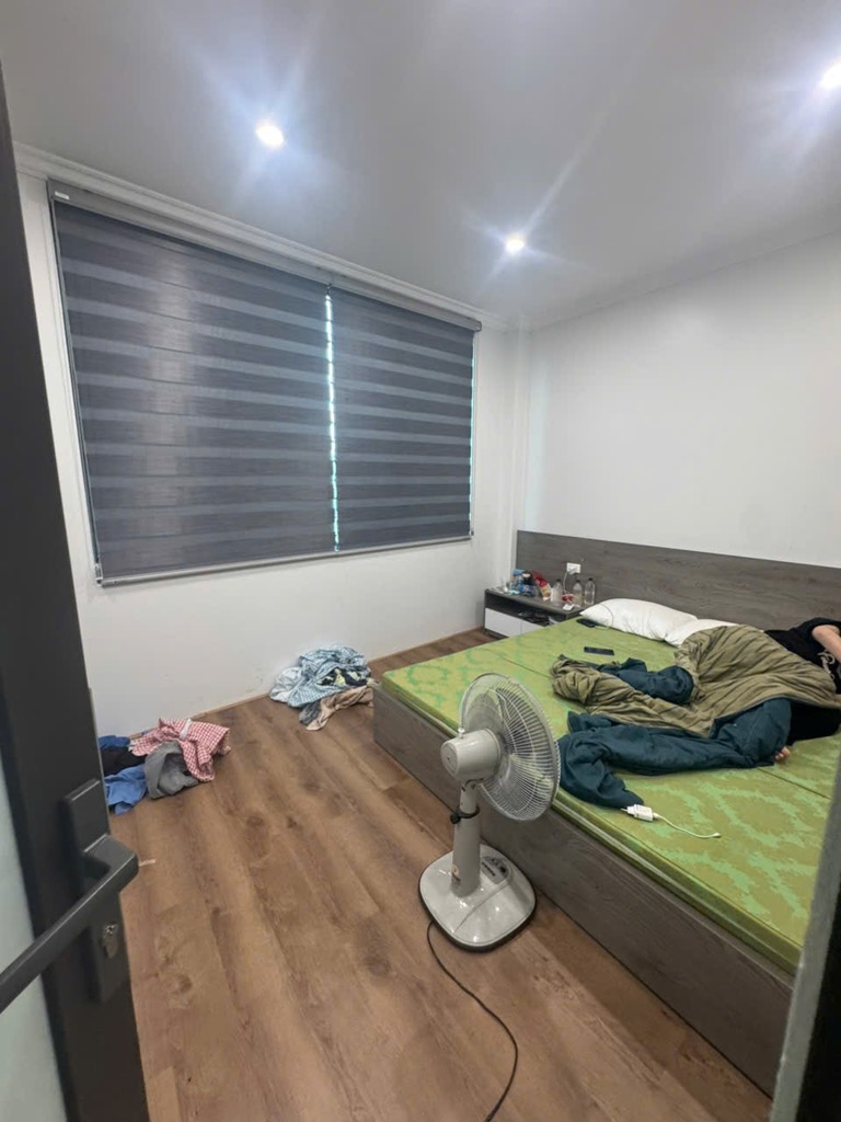 Bán nhà dân 41m xây mới 5 tầng ở Việt Hưng gần Big C Long Biên ngõ oto tránh 10 tỷ 7 - Ảnh 1