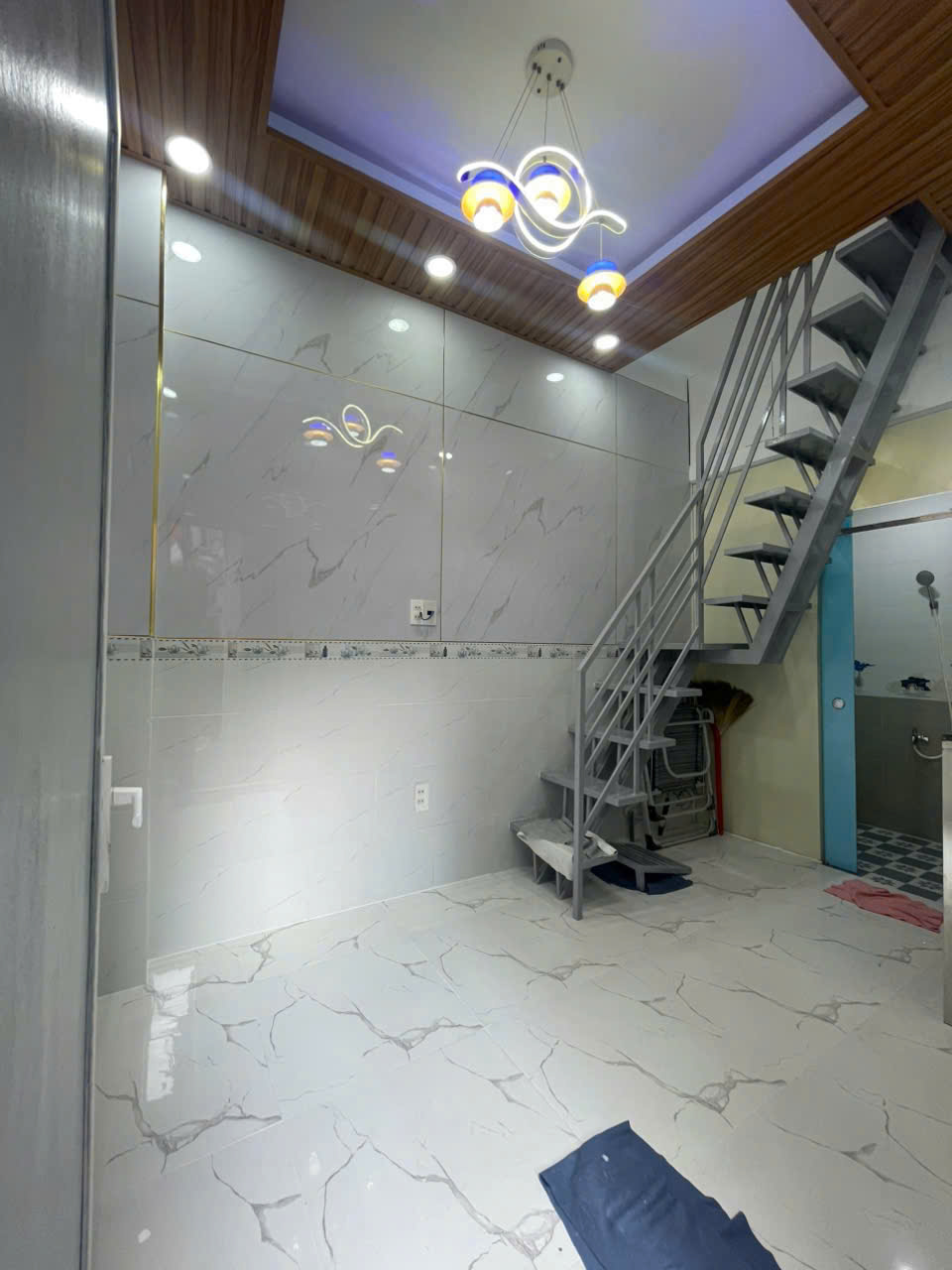 BÁN NHÀ TẠI TRUNG TÂM QUẬN 1, HẺM 3M NGUYỄN VĂN CỪ, P. CẦU KHO, QUẬN 1 - Ảnh 2