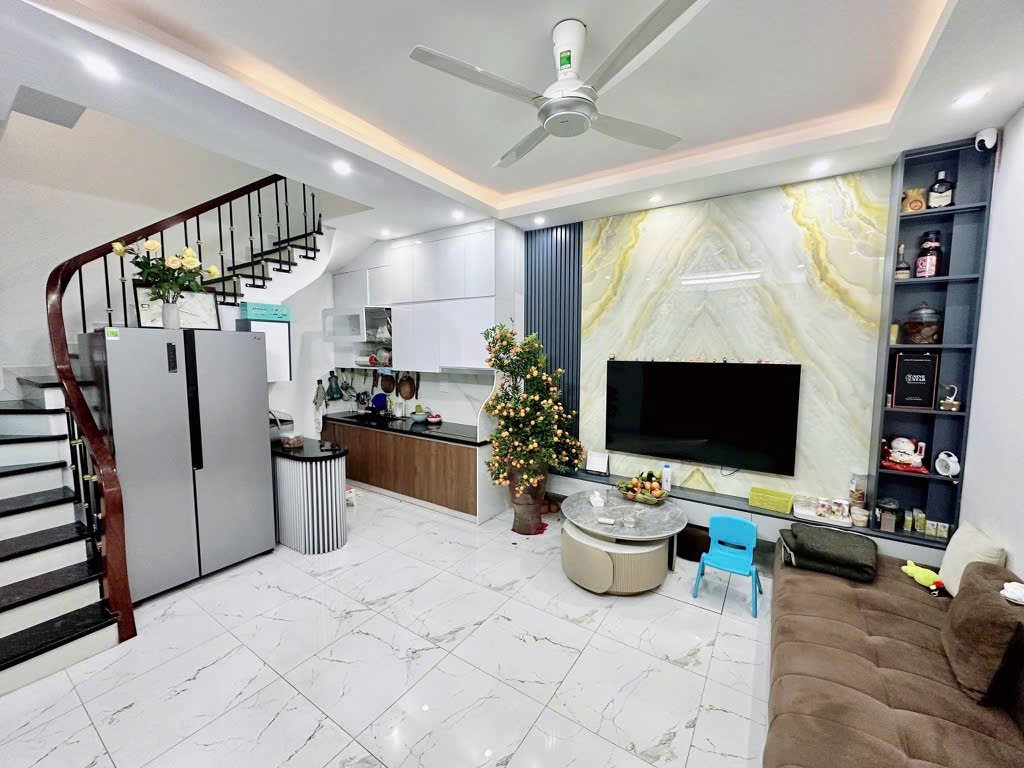 Hàng hot gần Hồ Tây, giá tốt trong phân khúc, full nội thất - Ảnh 1
