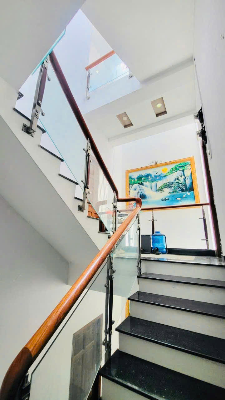 85M2 4 TẦNG 5X17 XE HƠI VÀO NHÀ CHO THUÊ 20TR.TH GẦN ĐH CÔNG NGHIỆP CS2 CHỈ 7TỶ5 - Ảnh 2