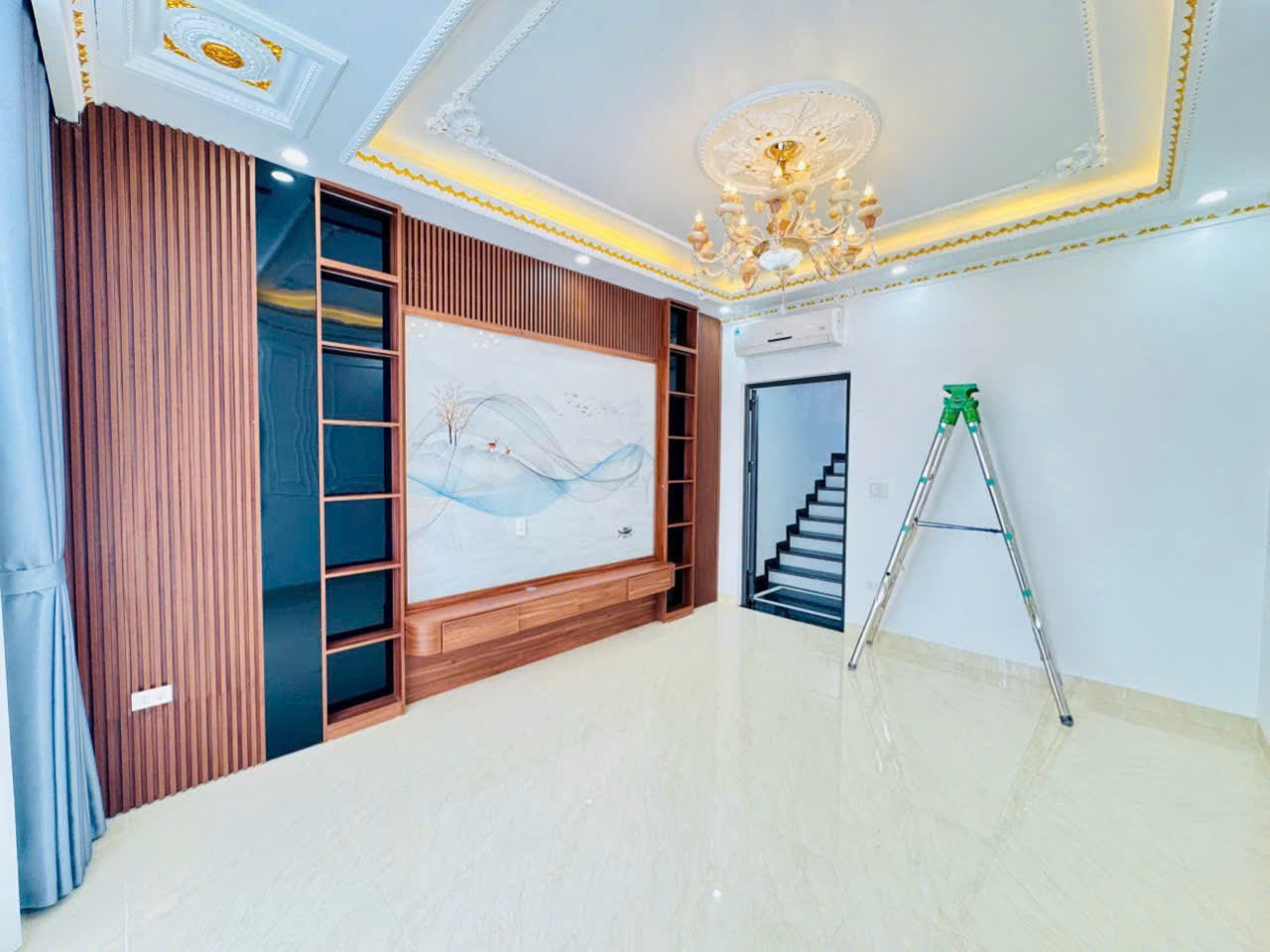 Bán nhà Văn Cao, đường 12m, DT 30m 5 tầng mới tinh, Giá 3.79 tỉ - Ảnh 1