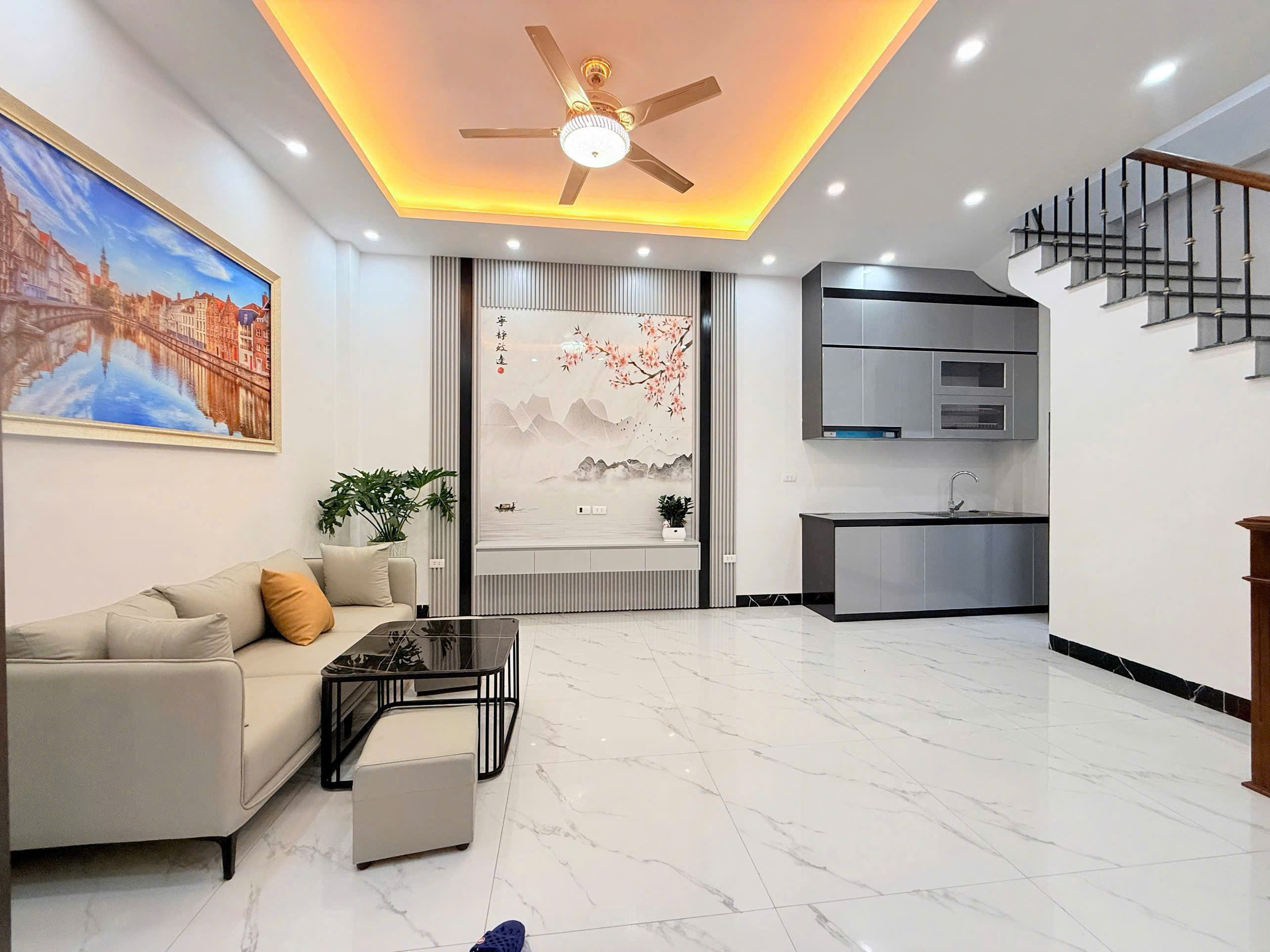 EM CẦN TIỀN BÁN GẤP 5 TỶ 450 - KẺ TẠNH - GIANG BIÊN - LB - Ảnh chính