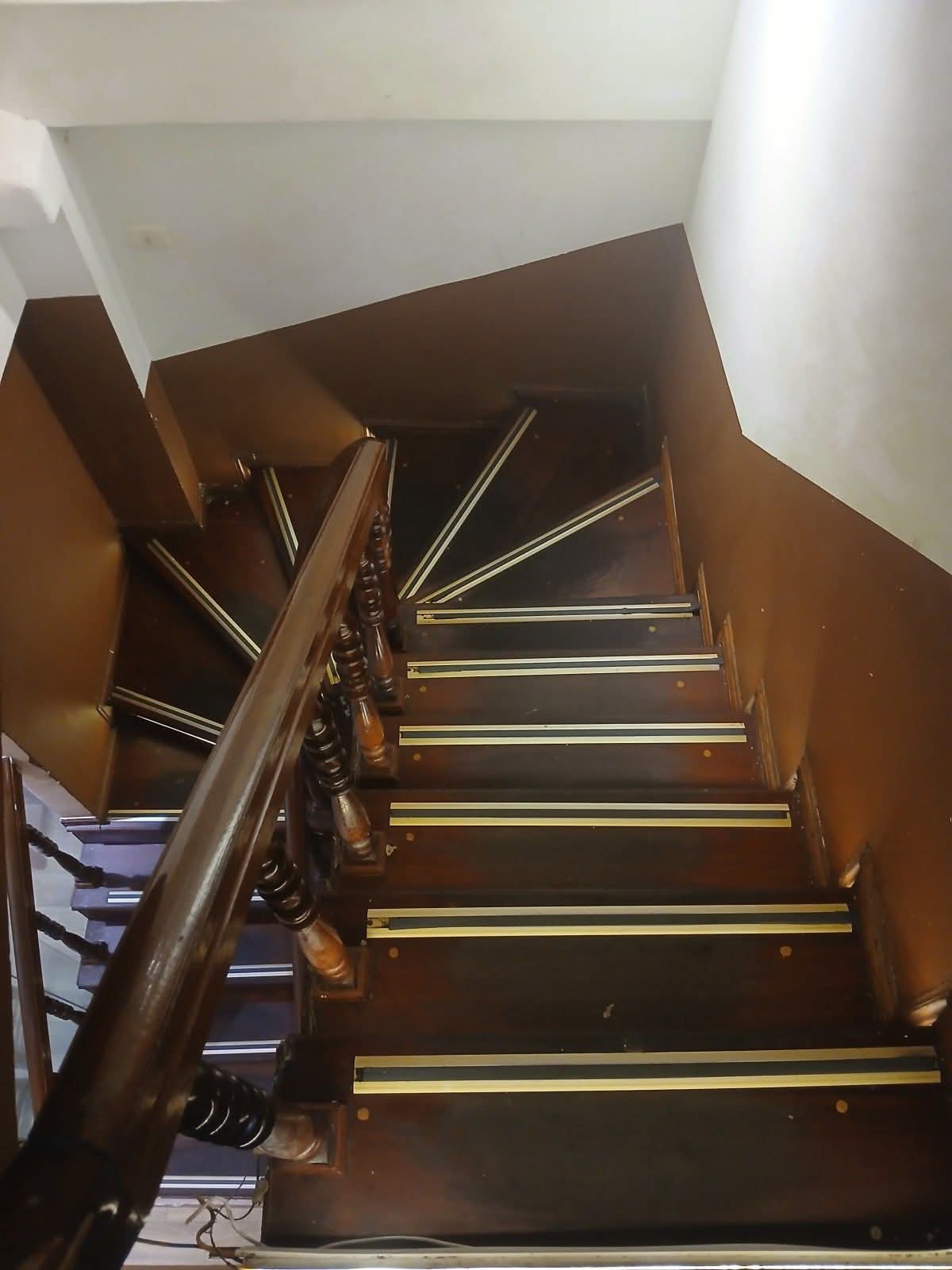 BÁN NHÀ PHỐ PHÁO ĐÀI LÁNG ĐỐNG ĐA, VỊ TRÍ ĐẸP NGÕ THÔNG VIEW HỒ KINH DOANH, DT 50M2 GIÁ 28.8 TỶ - Ảnh 4