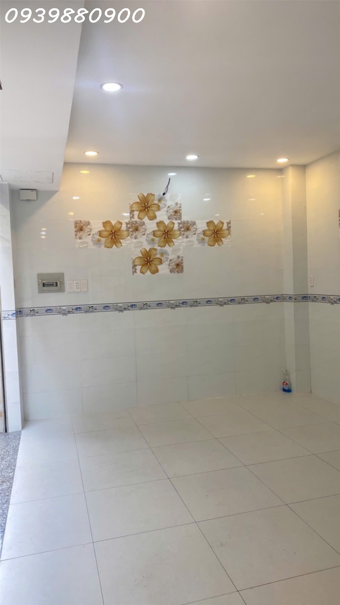 Phú Nhuận, sát mặt tiền Huỳnh Văn Bánh - 6,85Tỷ TL. - Ảnh 1