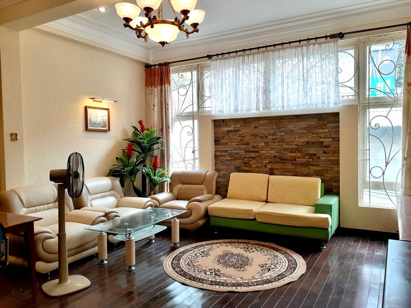 Bán nhà Ngọc Hà 64m2 ngõ thông gần phố, lô góc mặt tiền rộng chỉ 10 tỷ - Ảnh 2