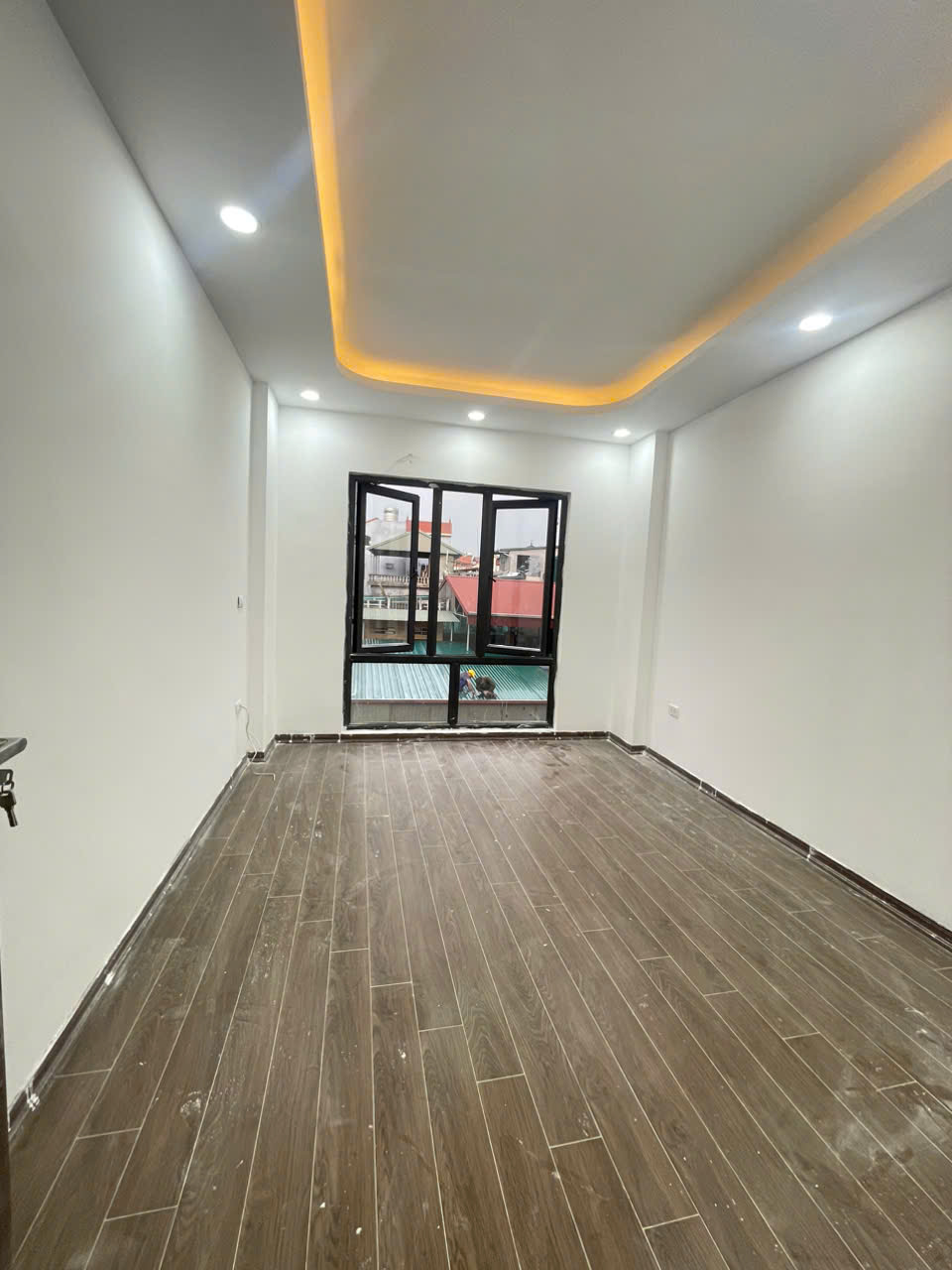 Bán nhà  ngũ hiệp, Thanh Trì,5 tầng ,mới koong, ô tô đỗ cửa,kinh doanh nhỏ chỉ nhỉnh 5đ - Ảnh 4