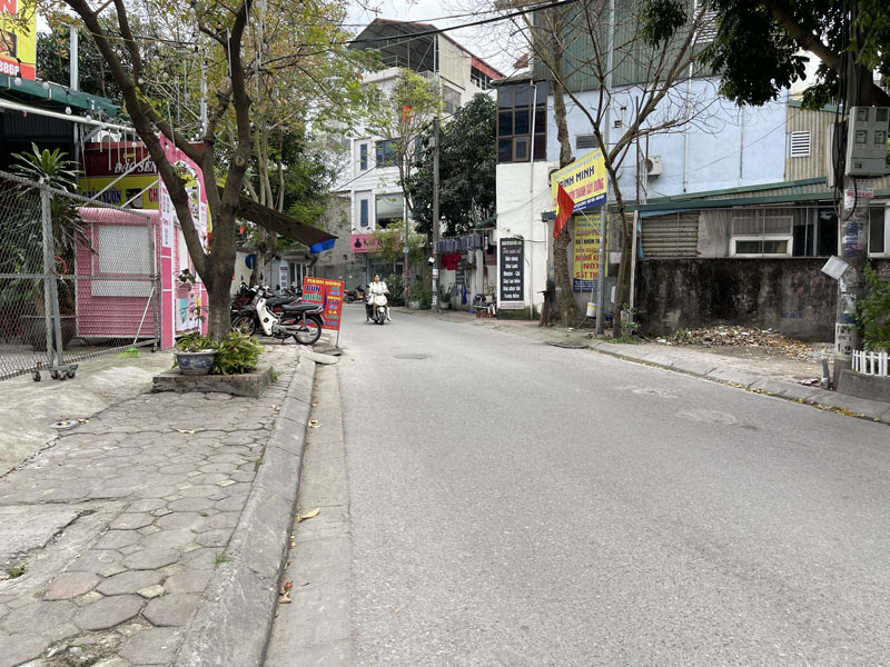 Cần bán 65,6m2 nhà 6,5 tầng mặt phố 42 Sài Đồng. Ngay cạnh hồ, cho thuê 40tr/tháng - Ảnh chính