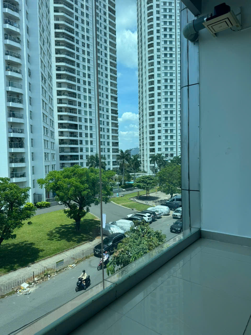 CHO THUÊ NHÀ NGUYÊN CĂN MẶT TIỀN ĐƯỜNG 30M - KDC HIMLAM QUẬN 7 - PHÙ HỢP MỞ VĂN PHÒNG , TRUNG TÂM - Ảnh 2