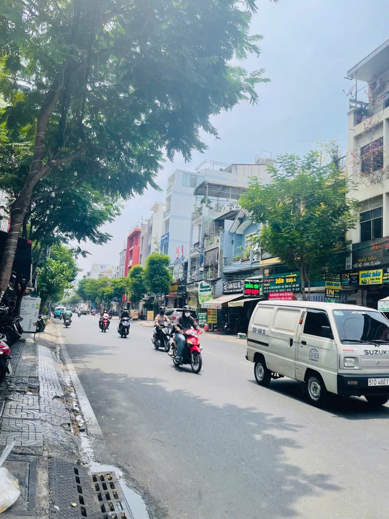 CHỦ GỘP BÁN GẤP – NHÀ ĐẸP 3 LẦU, 4PN – TRƯƠNG CÔNG ĐỊNH, TÂN BÌNH – CHỈ 5.8 TỶ - Ảnh 4
