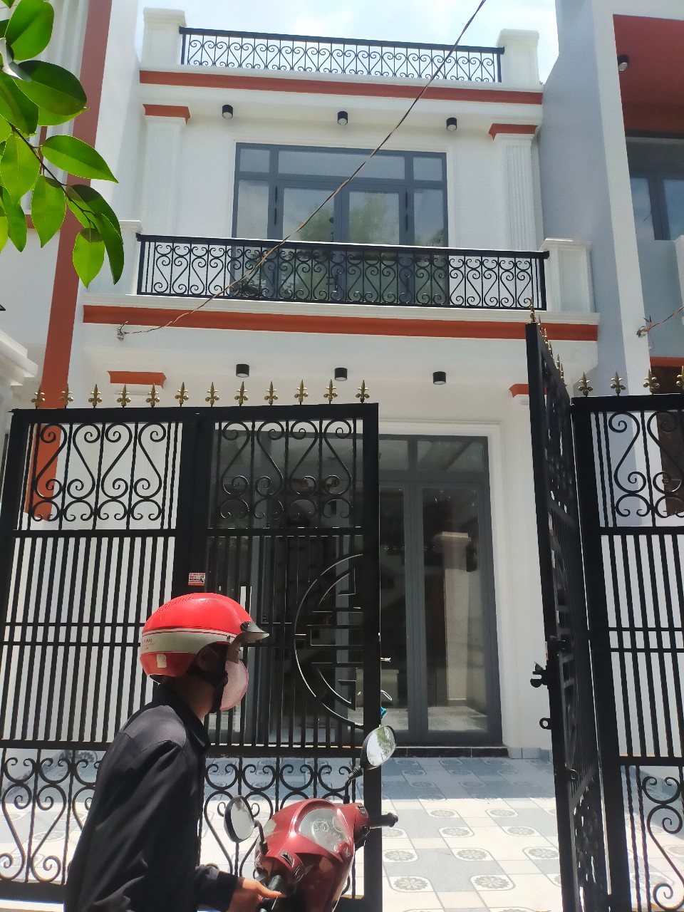 Chủ Nợ Ngân Hàng Cần Bán Gấp Nhà Bờ Kinh T14, Bình Chánh, 102m, SHR, Giá chỉ 1,1T - Ảnh chính