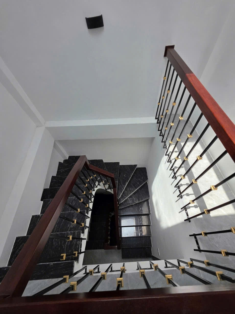 Bán nhà 5 tầng 30m mới cực đẹp ngõ 197 Trần Phú, Hà Đông - Ảnh 4