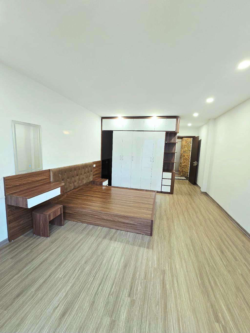 Cần bán nhà mới 45m 6 tầng thang máy gần chợ Đồng Dinh Thạch Bàn ngõ thông ô tô 9 tỷ 9 - Ảnh 4