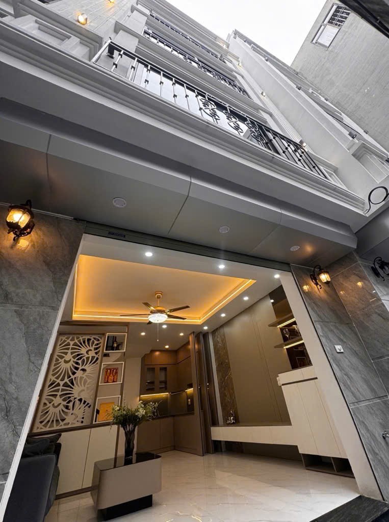 Bán nhà đẹp Xuân La, chủ rất nhiệt, gần hồ Tây sống sướng - Ảnh chính