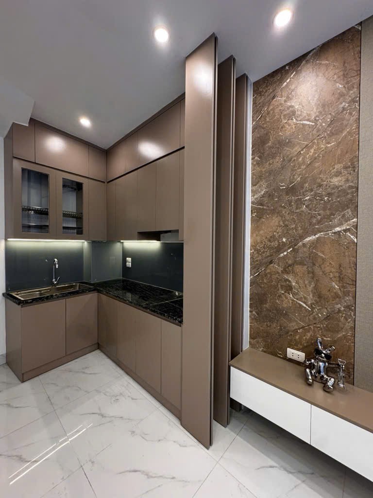 Bán nhà đẹp Xuân La, chủ rất nhiệt, gần hồ Tây sống sướng - Ảnh 2