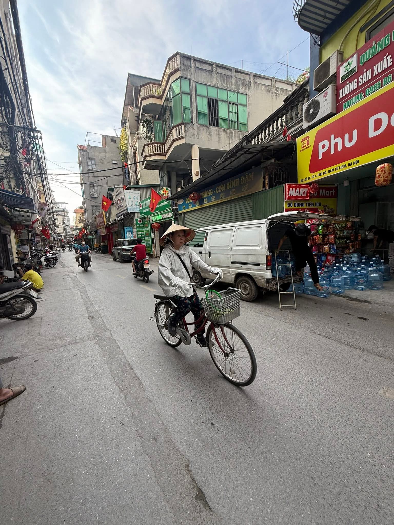 MẶT ĐƯỜNG PHÚ ĐÔ NAM TỪ LIÊM, VỊ TRÍ ĐẸP Ô TÔ TRÁNH KINH DOANH TỐT - DT 178M2 GIÁ 43.5 TỶ - Ảnh 1