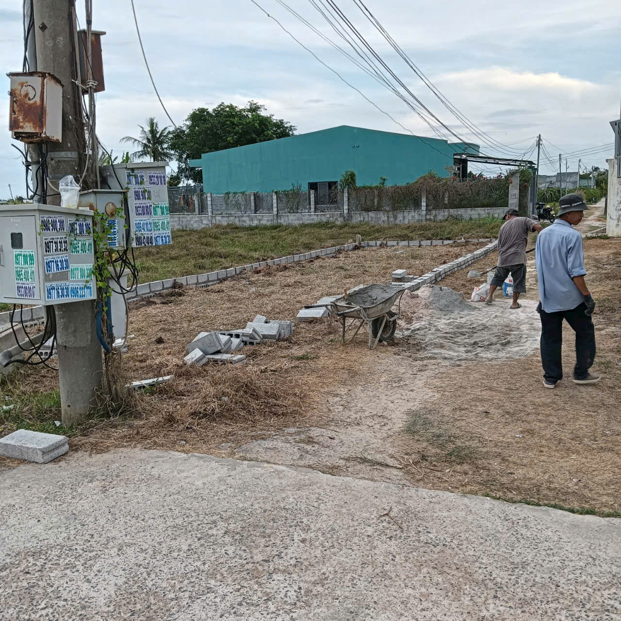 Bán lô đất thổ cư 2 mặt tiền siêu đẹp - Cách chợ Tôn vài trăm mét - Ảnh 1