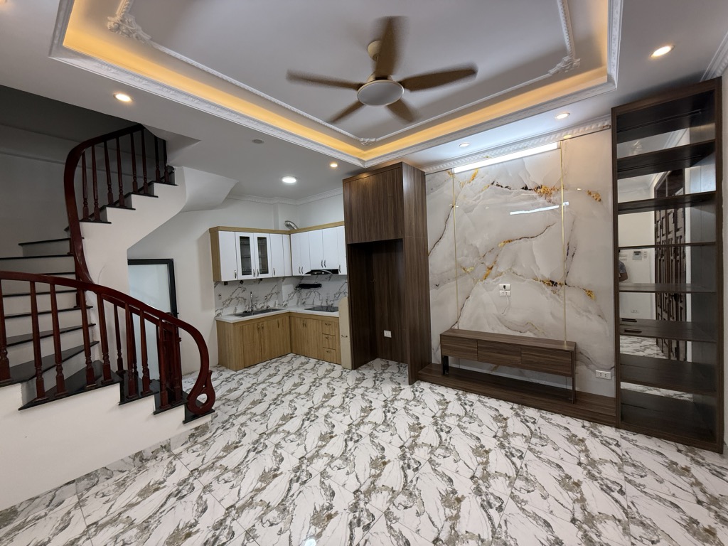 🔥 HÀNG HIẾM SÀI ĐỒNG – NHÀ 5 TẦNG 30 M2 – CHỈ CÓ 5.XX TỶ – KHÁCH ƯNG LÀ CHỐT! - Ảnh 2