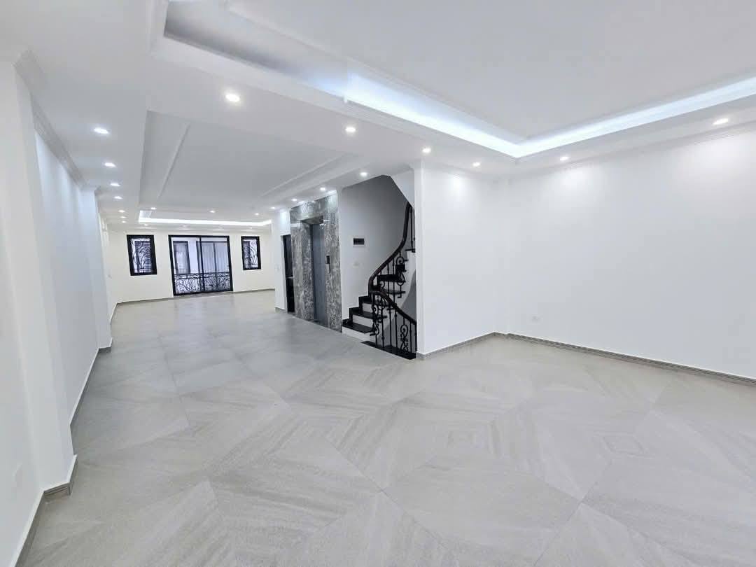TOÀ VĂN PHÒNG KẾT HỢP NHÀ Ở ĐỈNH CAO CẦU GIẤY - GARA 2 Ô TÔ - 10M RA PHỐ - KINH DOANH - NGÕ THÔNG - - Ảnh 4