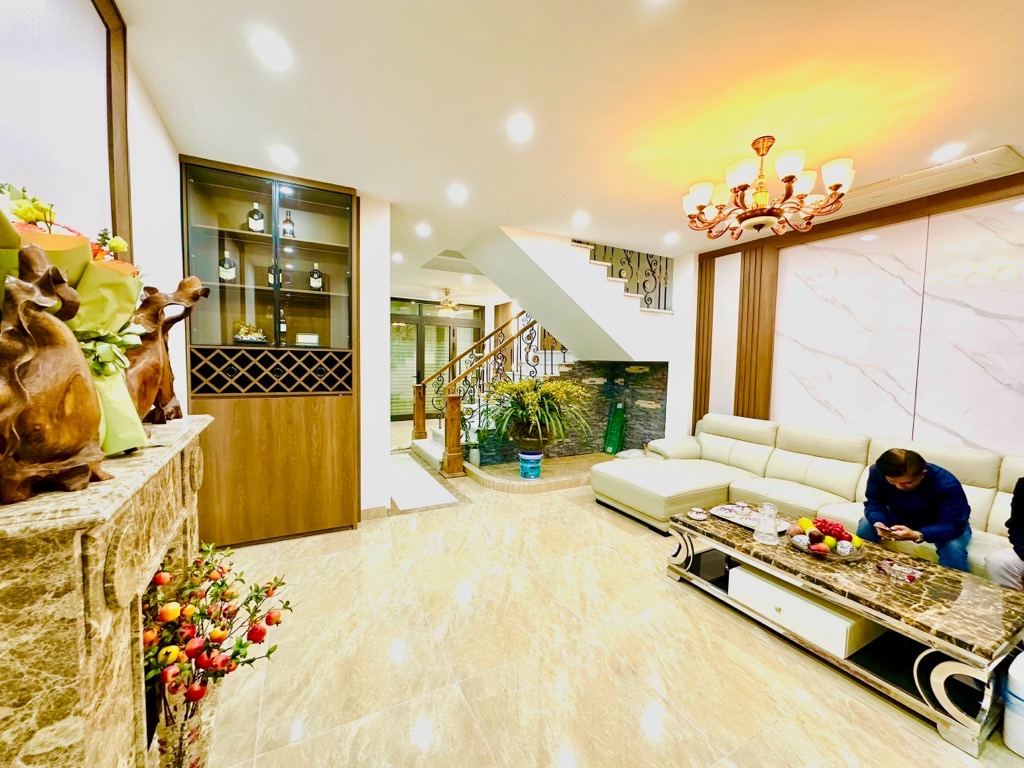 Nhà đẹp Xuân La 39 mét 6 tầng thang máy 10,5 tỉ - Ảnh 3