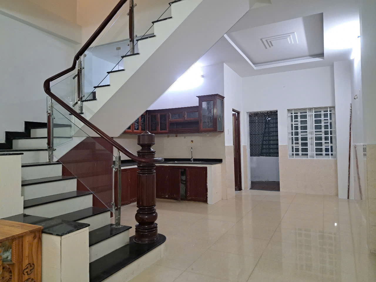 Bán nhà 1 Trệt 1 Lầu Dĩ An,đường nhựa xe hơi thông thoáng,giá đầu tư - Ảnh 1