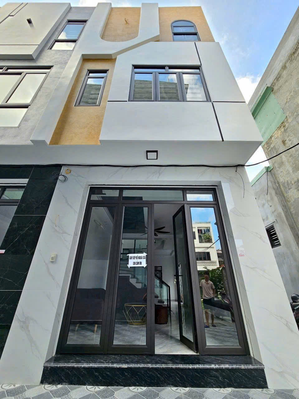 Nhà 3 tầng Mới tinh Khúc Thừa Dụ - Vĩnh Niệm, 42m, giá 3.1 tỉ - Ảnh chính
